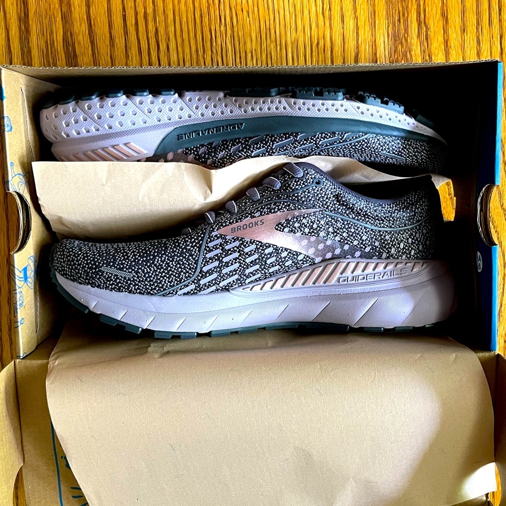 NEW, Never been worn. Brooks Adrenaline Sneakers
